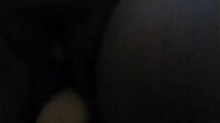 Пухлая Мелисса смотрит порно - порно видео