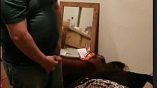 Замужние незнакомцы дрочат заднице моей подруги - порно видео