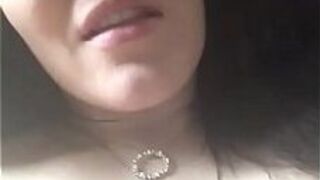 Соло женщина мастурбирует - порно видео