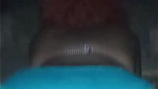 Секс на свежем воздухе меня очень возбуждает. Я трахал ее киску на пляже публично. - порно видео