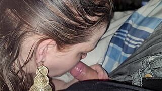 Латиноамериканка из Тампы, Флорида, обожает сосать этот хуй - порно видео