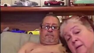 старик и большая грудастая женщина - порно видео