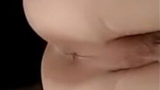 Молодой мальчик крутит сочной задницей, пока никого нет дома...)) - порно видео