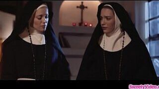 Блондинки-монахини лижут пизду друг друга - порно видео