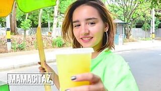 МАМАСИТАЗ - (Джулия Гарсия, Чарльз Гомес) Уличный торговец Коломбиана подросток заполняет ее латинскую киску членом - порно видео